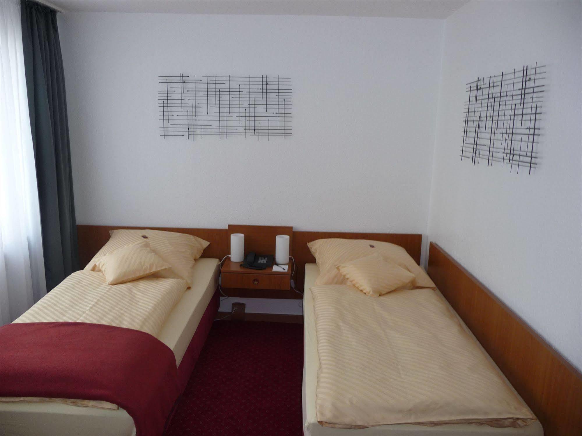 Hotel Sechzehn Леверкузен Экстерьер фото